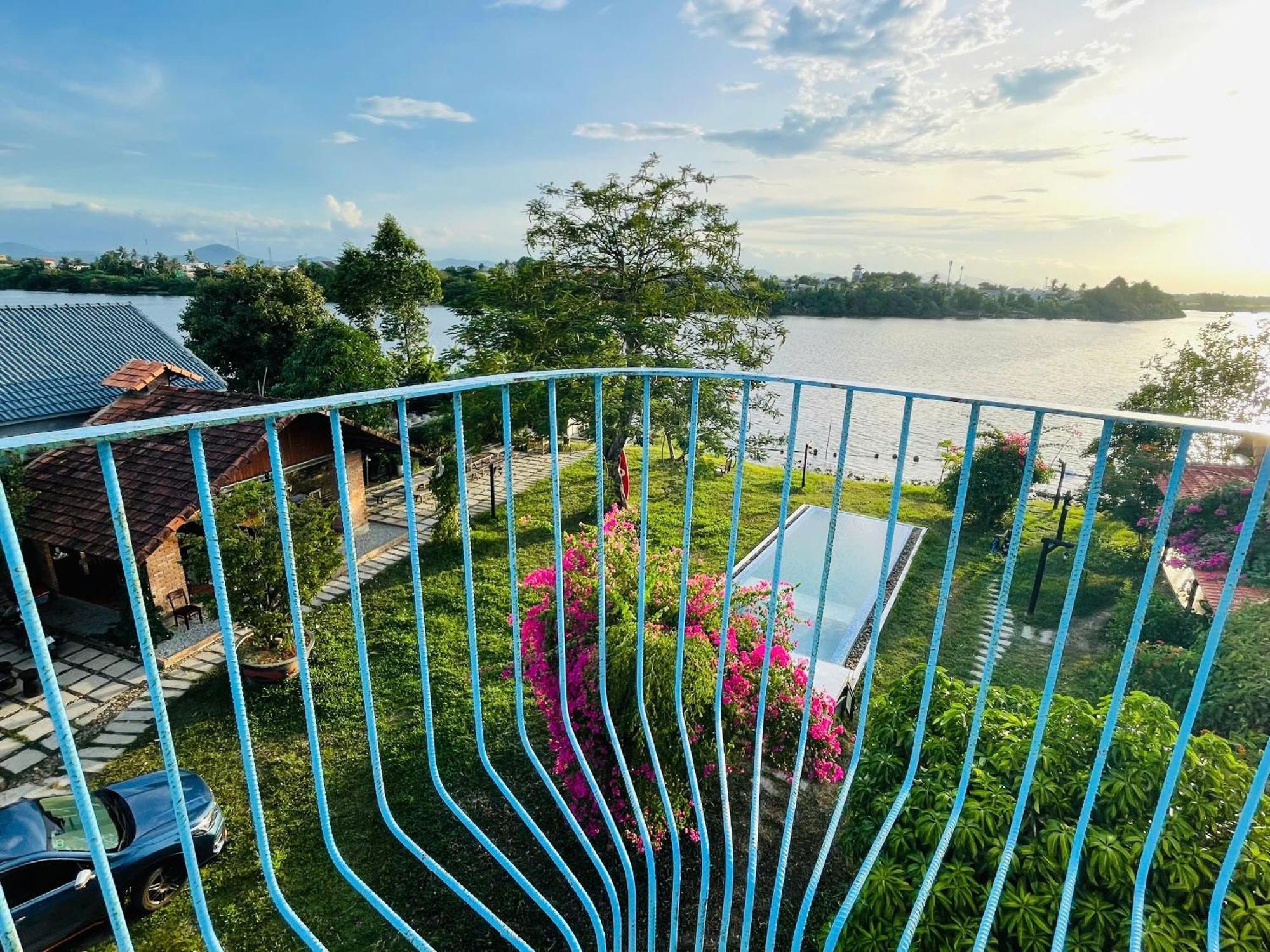 La Y Riverview Hué Extérieur photo